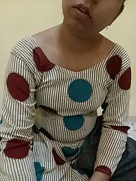 Snapshot of Seema_yadav01 chatting on 05/23/26, 05:12 Seema yadav01 online show from 05/23/26, 05:12