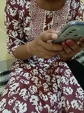 Snapshot of Seema_yadav01 chatting on 06/17/26, 05:10 Seema yadav01 online show from 06/17/26, 05:10