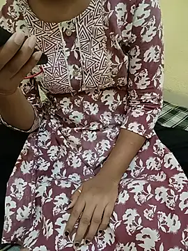 Snapshot of Seema_yadav01 chatting on 06/29/26, 05:03 Seema yadav01 online show from 06/29/26, 05:03