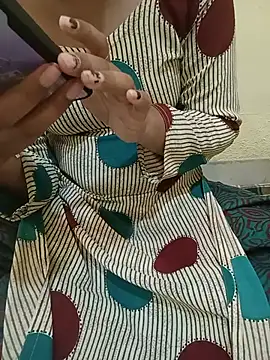 Snapshot of Seema_yadav01 chatting on 07/04/26, 05:35 Seema yadav01 online show from 07/04/26, 05:35