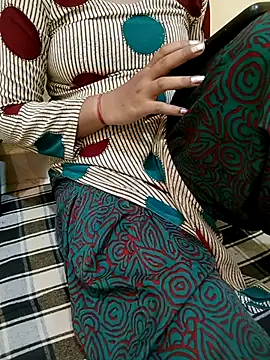 Snapshot of Seema_yadav01 chatting on 07/10/26, 05:23 Seema yadav01 online show from 07/10/26, 05:23