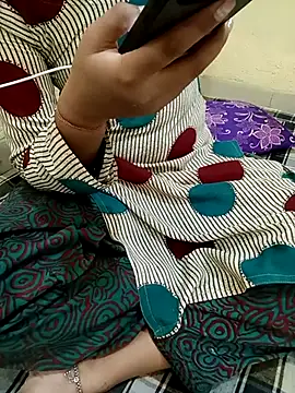 Snapshot of Seema_yadav01 chatting on 07/13/26, 05:10 Seema yadav01 online show from 07/13/26, 05:10