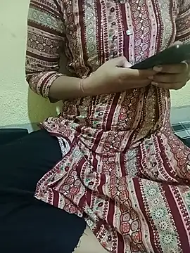 Snapshot of Seema_yadav01 chatting on 07/21/26, 05:21 Seema yadav01 online show from 07/21/26, 05:21