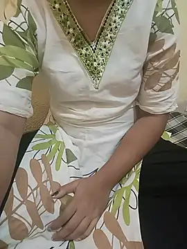 Snapshot of Seema_yadav01 chatting on 07/26/26, 05:15 Seema yadav01 online show from 07/26/26, 05:15
