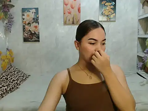 Snapshot of ur_asiankat chatting on 06/18/26, 06:24 ur asiankat online show from 06/18/26, 06:24
