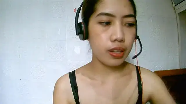 Snapshot of LeonieWiggains chatting on 05/12/26, 05:37 LeonieWiggains online show from 05/12/26, 05:37
