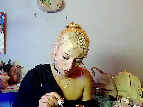 Snapshot of bunnyfoxxd chatting on 07/02/26, 11:44 bunnyfoxxd online show from 07/02/26, 11:44