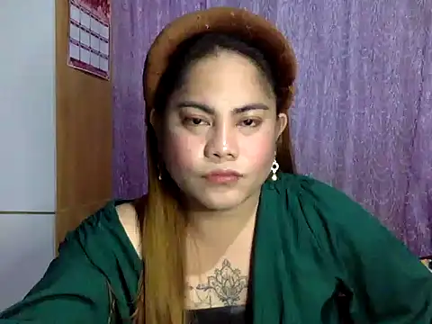 Snapshot of Lucy69-S chatting on 05/05/26, 02:58 Lucy69-S online show from 05/05/26, 02:58