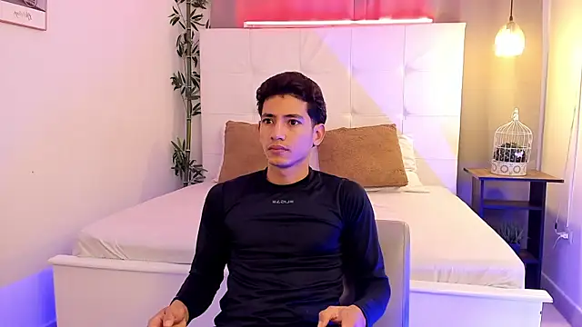 Alejo-and-Thiago online show from 06/18/26, 12:09