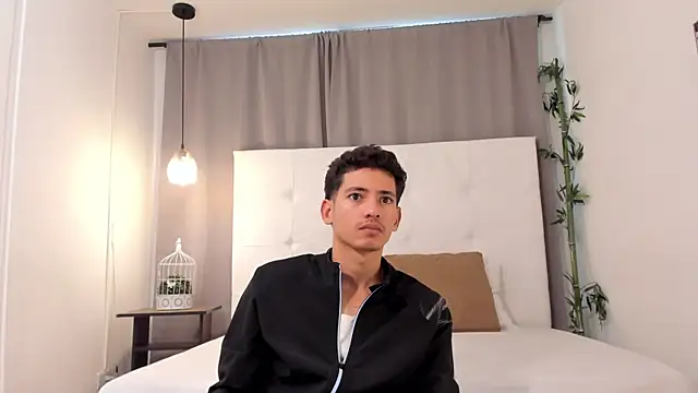 Alejo-and-Thiago online show from 07/17/26, 12:34