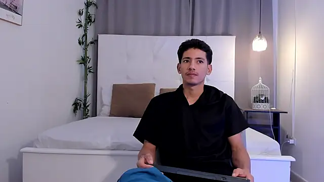Alejo-and-Thiago online show from 07/18/26, 12:20