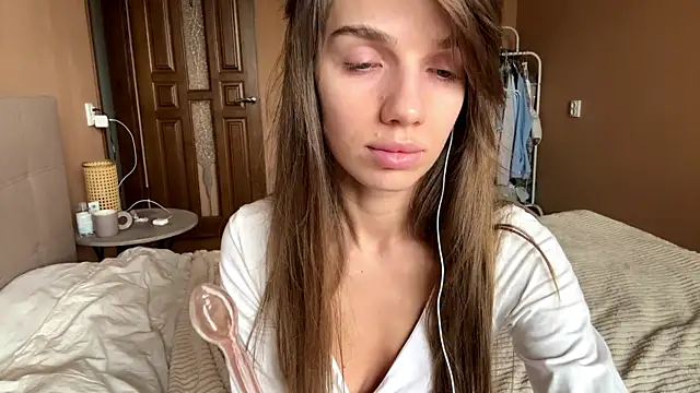 TrishIsaac online show from 05/21/26, 05:58