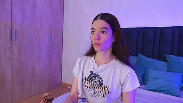 Snapshot of LucyFlame chatting on 06/08/26, 04:02 LucyFlame online show from 06/08/26, 04:02