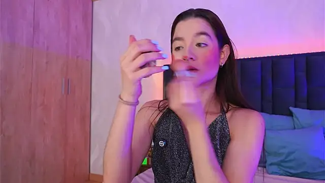 Snapshot of LucyFlame chatting on 06/19/26, 04:06 LucyFlame online show from 06/19/26, 04:06