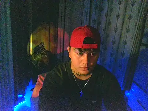 Snapshot of Ashtonfuckingboi chatting on 05/13/26, 12:24 Ashtonfuckingboi online show from 05/13/26, 12:24