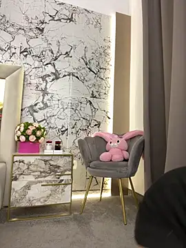 DaisyAmour online show from 06/09/26, 06:30