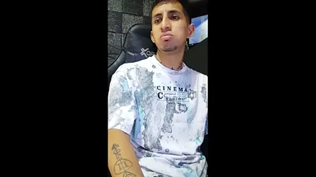 Snapshot of Michel_Salvatore chatting on 05/13/26, 12:46 Michel Salvatore online show from 05/13/26, 12:46