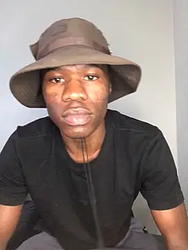 Snapshot of thandolezwe1 chatting on 06/18/26, 11:47 thandolezwe1 online show from 06/18/26, 11:47