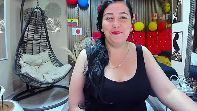 Snapshot of BBWLuxuryMuse chatting on 07/17/26, 11:28 BBWLuxuryMuse online show from 07/17/26, 11:28