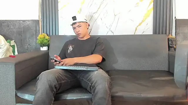 King hot26 online show from 05/02/26, 07:30