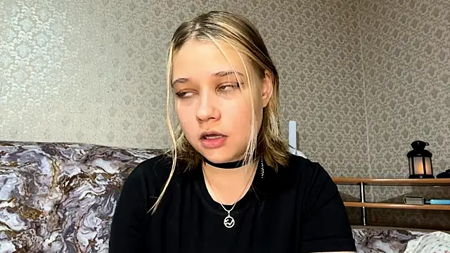 Snapshot of HildeConery chatting on 06/13/26, 01:31 HildeConery online show from 06/13/26, 01:31