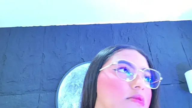 JessiBannkss online show from 05/17/26, 12:45