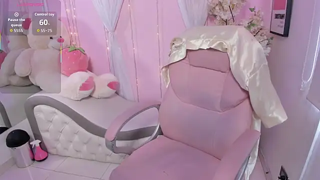 ShanelleDupont  online show from 05/12/26, 02:36