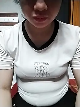 Snapshot of Girl_lovebaby chatting on 05/05/26, 12:57 Girl lovebaby online show from 05/05/26, 12:57