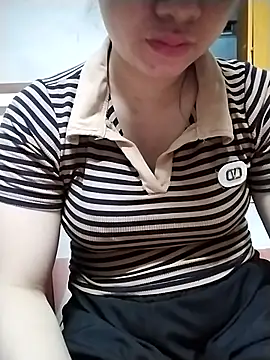 Snapshot of Girl_lovebaby chatting on 05/17/26, 12:34 Girl lovebaby online show from 05/17/26, 12:34