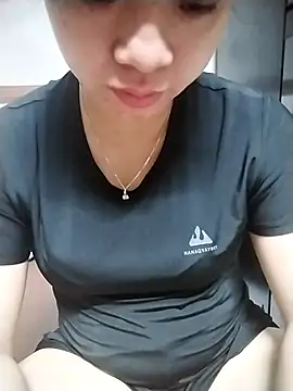 Snapshot of Girl_lovebaby chatting on 05/25/26, 02:12 Girl lovebaby online show from 05/25/26, 02:12