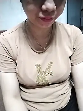 Snapshot of Girl_lovebaby chatting on 05/27/26, 02:19 Girl lovebaby online show from 05/27/26, 02:19
