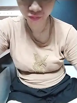 Snapshot of Girl_lovebaby chatting on 05/29/26, 02:42 Girl lovebaby online show from 05/29/26, 02:42