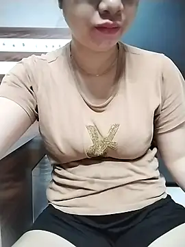 Snapshot of Girl_lovebaby chatting on 06/06/26, 12:27 Girl lovebaby online show from 06/06/26, 12:27