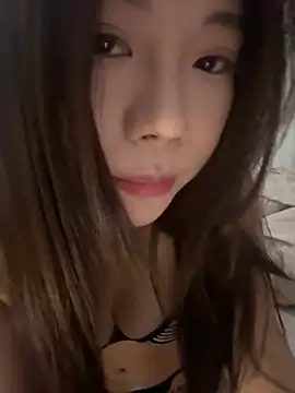 Snapshot of liuliu-x chatting on 05/13/26, 02:14 liuliu-x online show from 05/13/26, 02:14