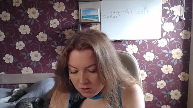 Snapshot of Kate_R chatting on 06/10/26, 12:48 Kate R online show from 06/10/26, 12:48