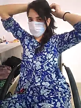 Snapshot of zoya_baby_ chatting on 05/07/26, 09:14 zoya baby online show from 05/07/26, 09:14