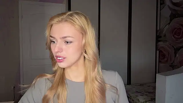 Snapshot of ScarlettRosy chatting on 05/13/26, 03:37 ScarlettRosy online show from 05/13/26, 03:37