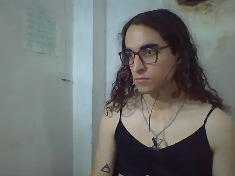 Snapshot of LaCuerva chatting on 05/11/26, 05:10 LaCuerva online show from 05/11/26, 05:10