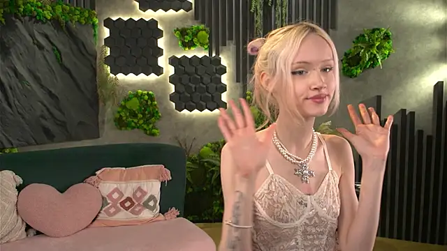 Snapshot of shishka_angel chatting on 05/07/26, 01:27 shishka angel online show from 05/07/26, 01:27