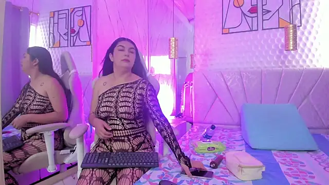 Koralxxx  online show from 05/06/26, 07:30
