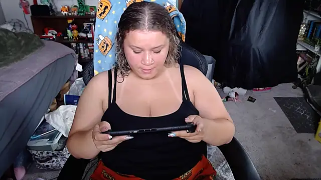 Snapshot of prettybabygurl04 chatting on 05/13/26, 04:59 prettybabygurl04 online show from 05/13/26, 04:59