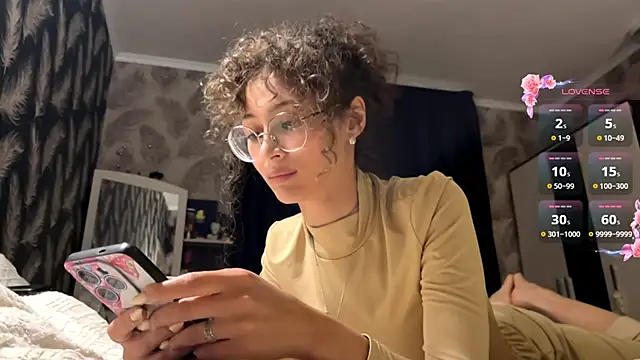 CurlyWinx online show from 05/31/26, 06:09