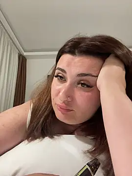 Snapshot of AureTease chatting on 06/20/26, 06:44 AureTease online show from 06/20/26, 06:44