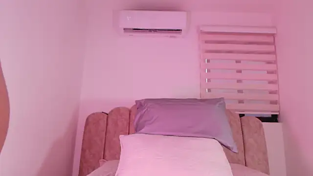 Malaia thompson  online show from 06/04/26, 12:00