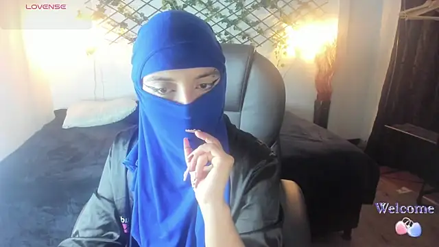 Snapshot of Lubnna chatting on 05/15/26, 12:28 Lubnna online show from 05/15/26, 12:28
