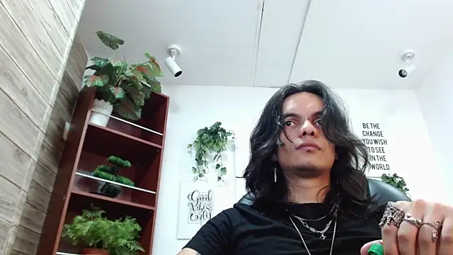 Snapshot of crow_john chatting on 05/06/26, 07:19 crow john online show from 05/06/26, 07:19