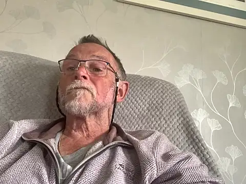 Moonraker64 online show from 06/03/26, 02:33
