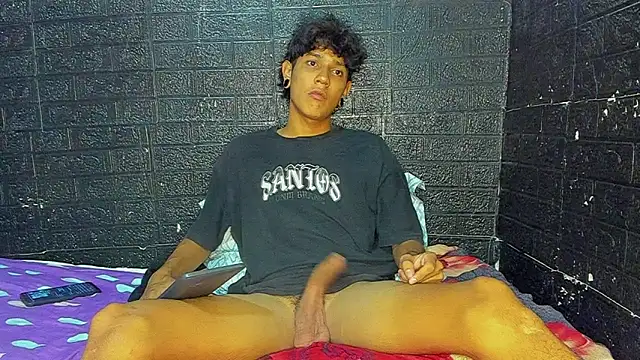 Snapshot of santos_dx chatting on 05/13/26, 04:32 santos dx online show from 05/13/26, 04:32