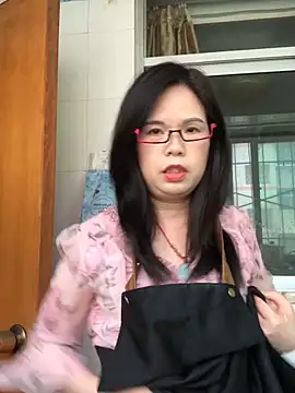 Snapshot of nidejiejie chatting on 05/13/26, 03:48 nidejiejie online show from 05/13/26, 03:48