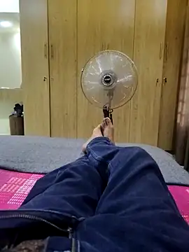 Snapshot of santhoshkannadaboy chatting on 05/08/26, 04:45 santhoshkannadaboy online show from 05/08/26, 04:45